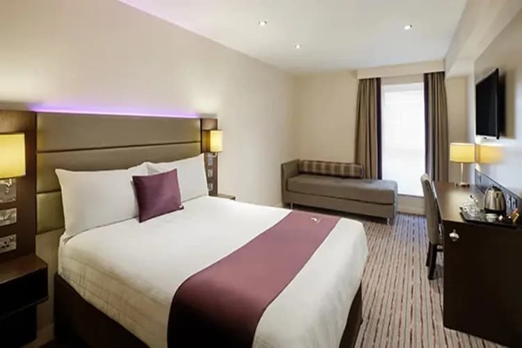 Premier Inn Kings Langley 3