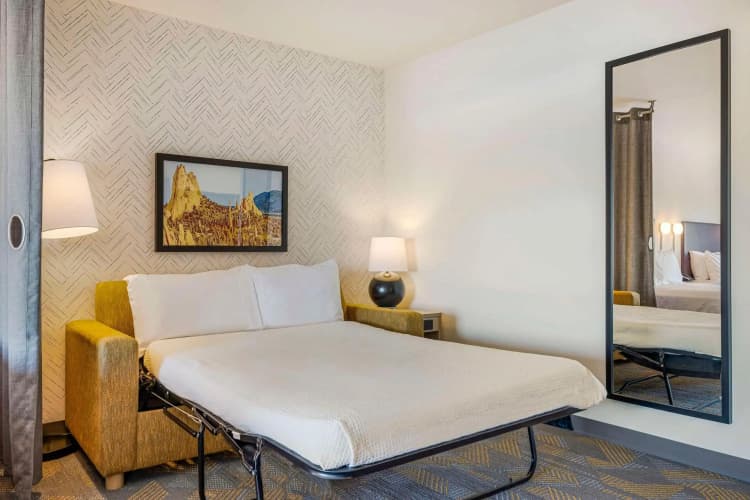 Home2 Suites by Hilton Colorado Springs Airport 5