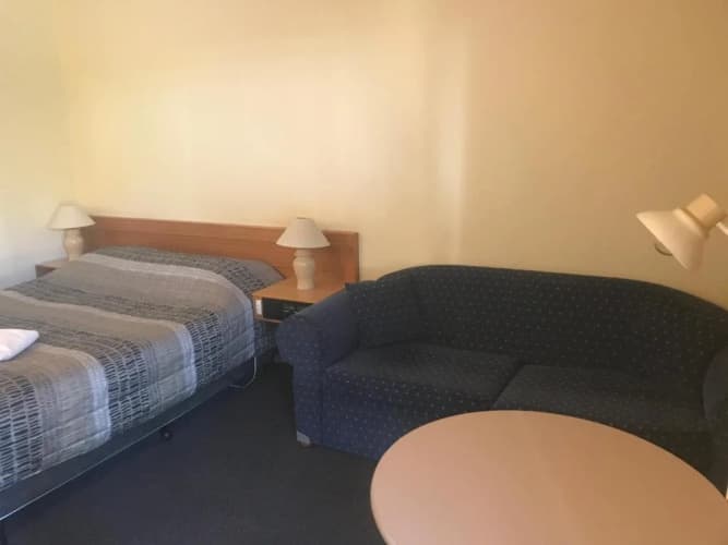 Gateway Motor Inn 2
