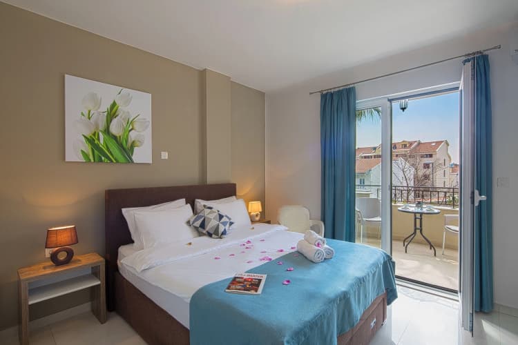 Le Marc Guest house main
