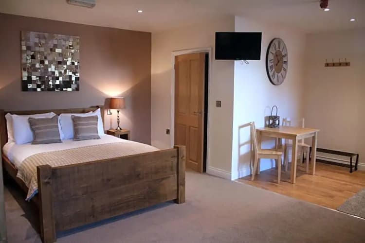 The Woodman Inn 2