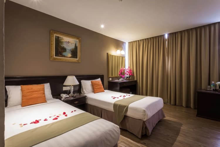 Pj De Inn 4