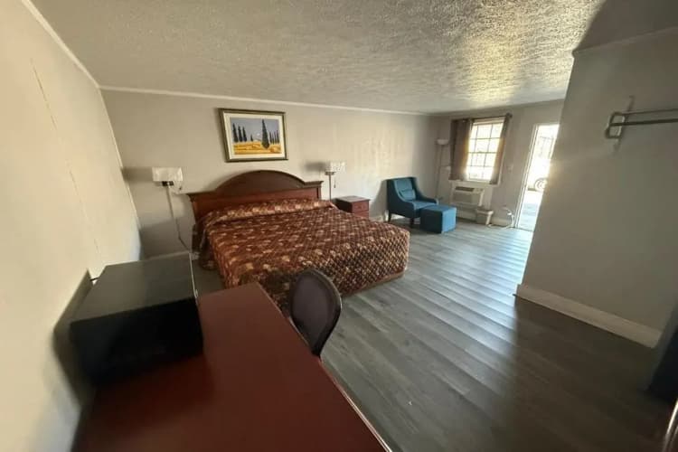 OYO Hotel Economy Inn US-29 Danville 3