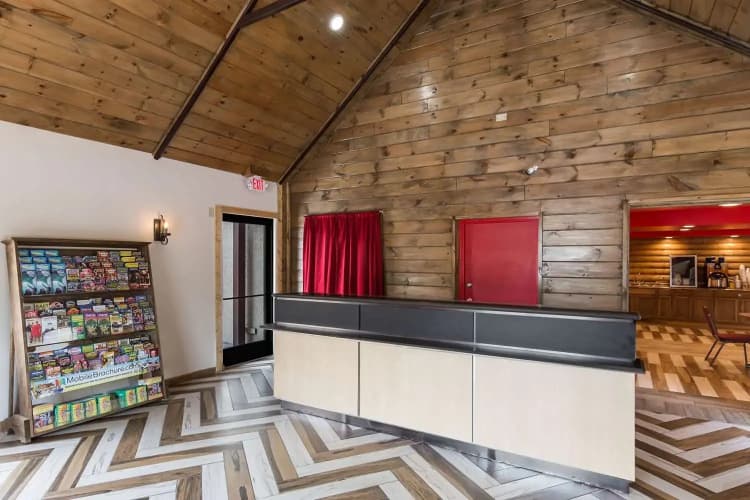 Econo Lodge Pigeon Forge 5