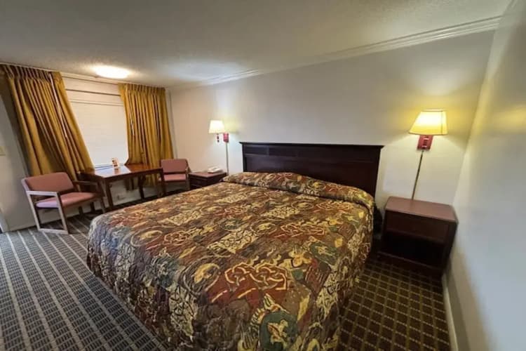 Hotel O Haven Inn Huntsville AL US 72 4