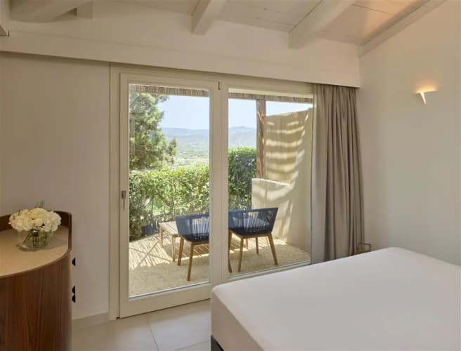 Baia di Chia Resort Sardinia, Curio Collection by Hilton 4