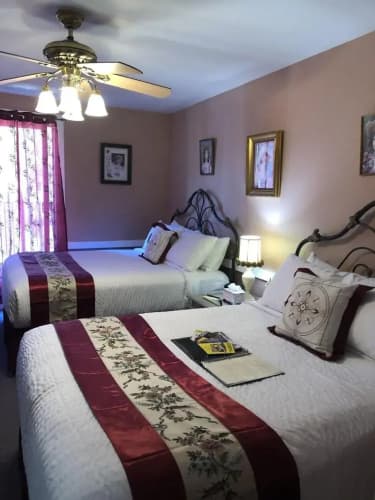 The Bent Elbow Hotel And Restaurant 4