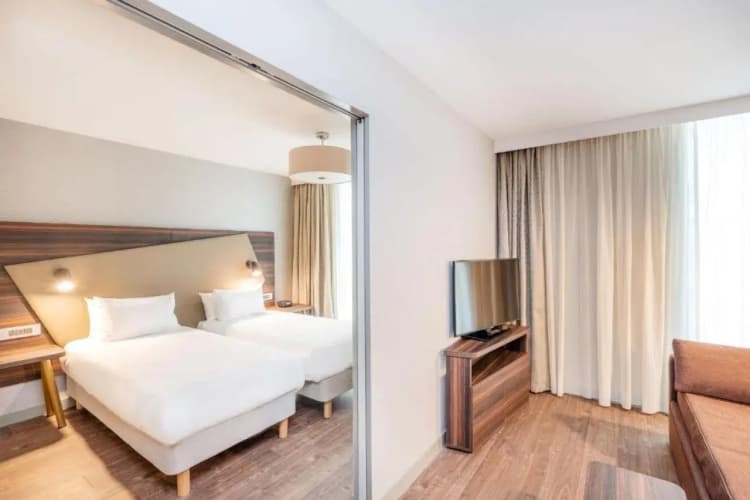 Aparthotel Adagio Leicester 5