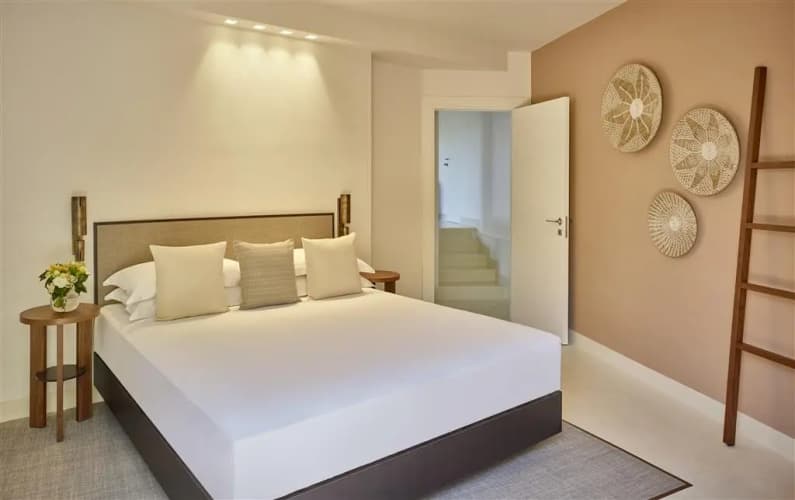 Baia di Chia Resort Sardinia, Curio Collection by Hilton 3