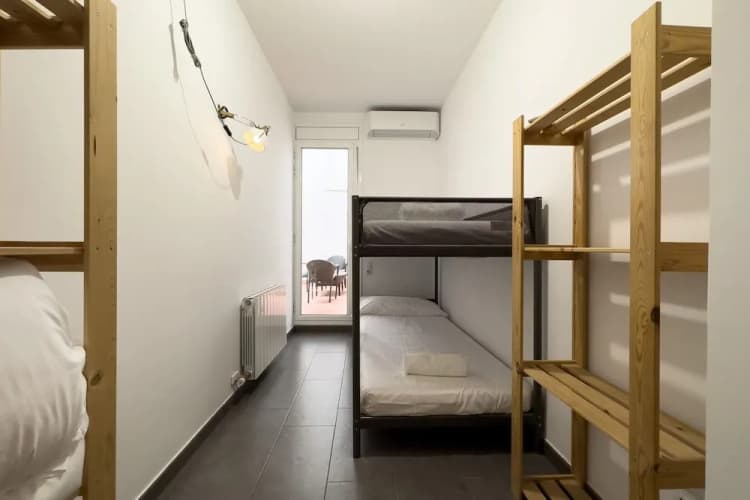 AinB Barcelona Sants Apartments 5