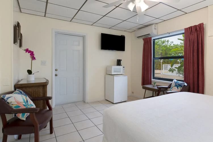 Rock Reef Resort main