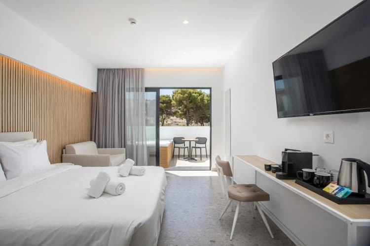 Aiora Aqua Resort main