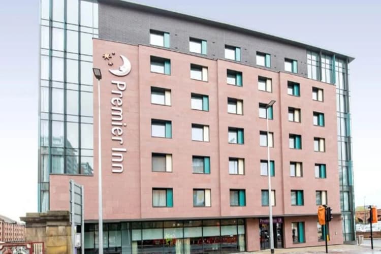 Premier Inn Manchester City Centre West Hotel 2