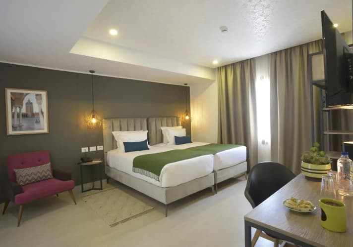 Maia Hotel Suites 4