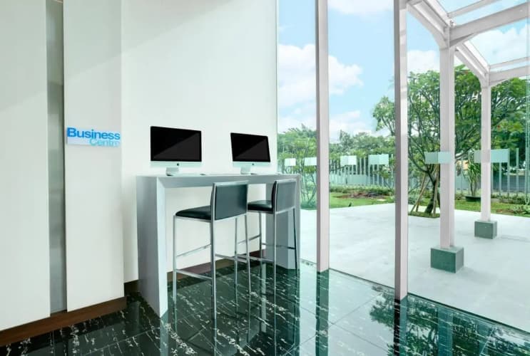 Holiday Inn Express Jakarta International Expo 4