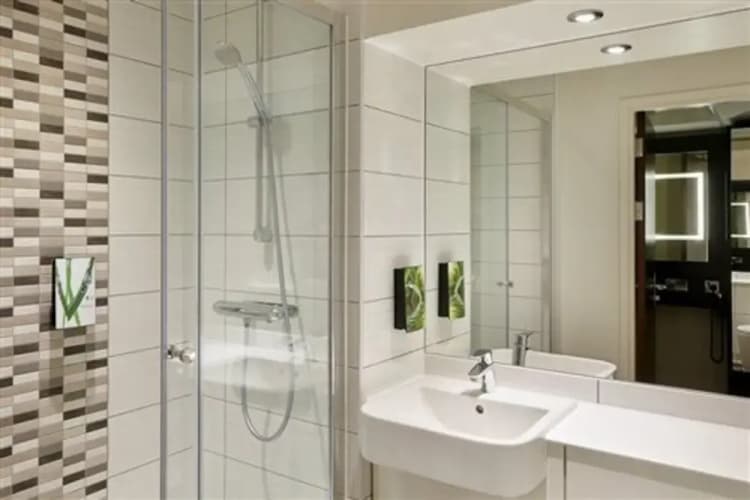 Premier Inn Glasgow (Cumbernauld) 5