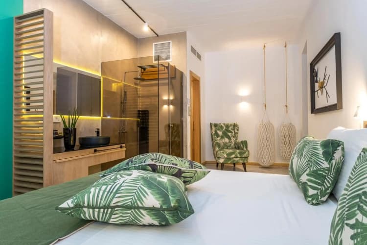 Kalamaki Luxury Suites 5