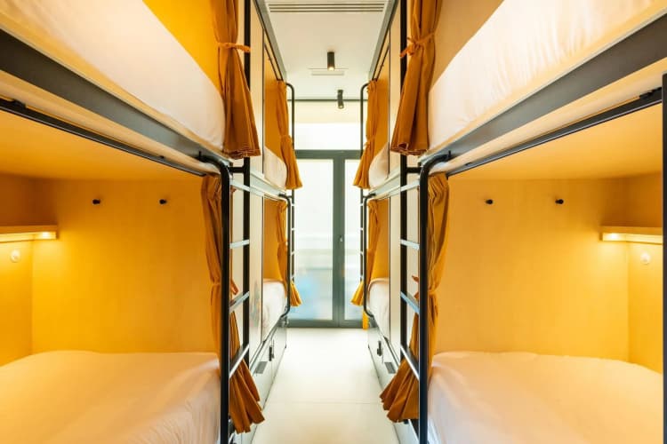 Petit Hostel Palacio Real 4