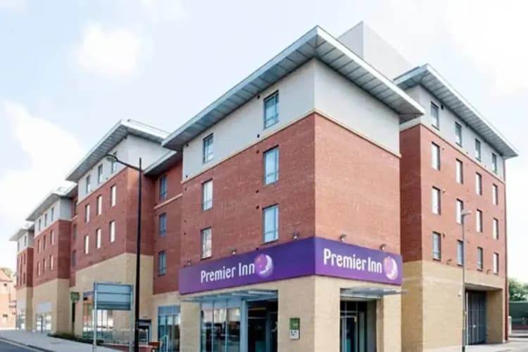 Premier Inn Lincoln City Centre 2
