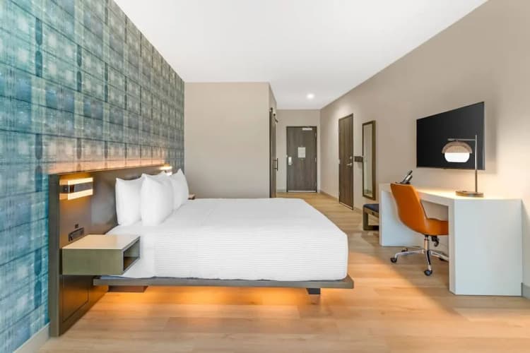 Cambria Hotel Fort Worth - Medical Center 4
