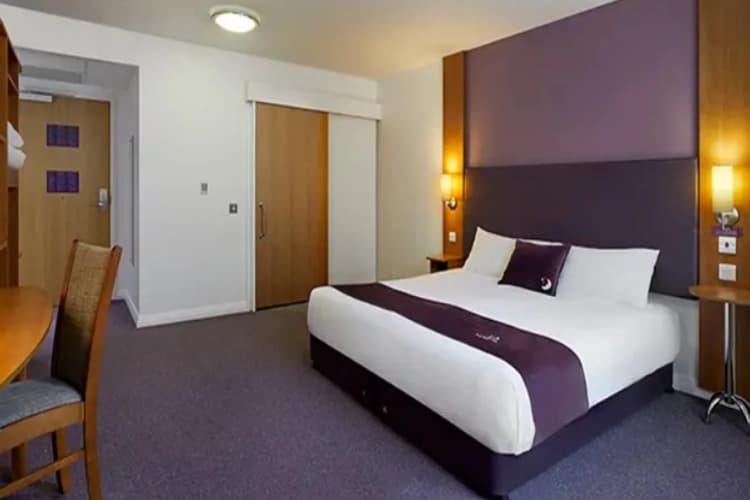 Premier Inn Doncaster Central 4