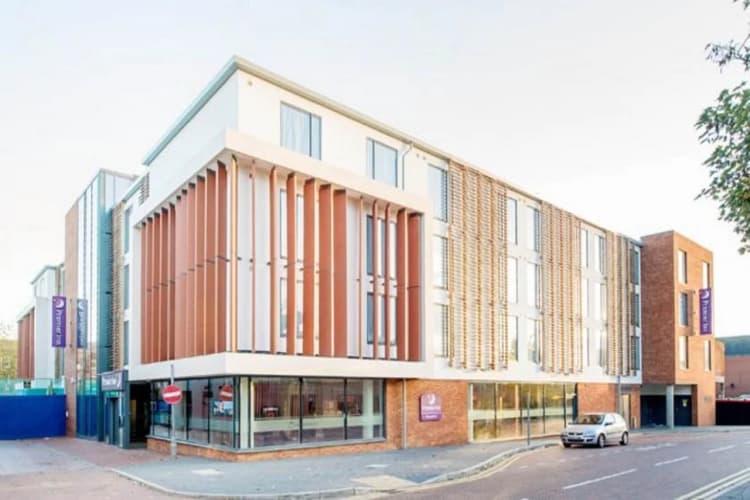 Premier Inn St Albans City Centre 3