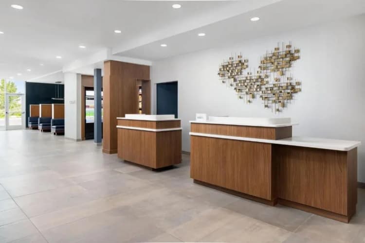 Courtyard By Marriott New Castle 2