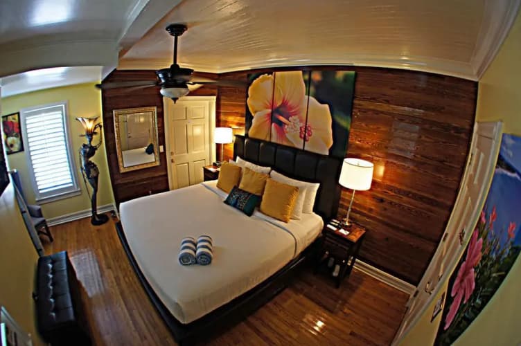 Duval House Bed And Breakfast 5