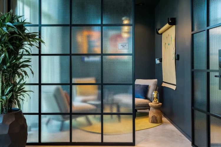 Moxy Berlin Airport 5