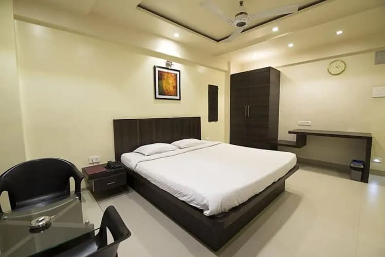 Suresh Inn 4