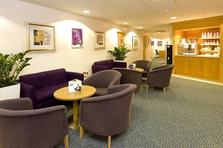 Premier Inn Manchester Central 5