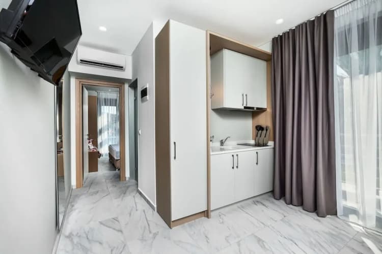 Nymphes Deluxe Accommodation 5