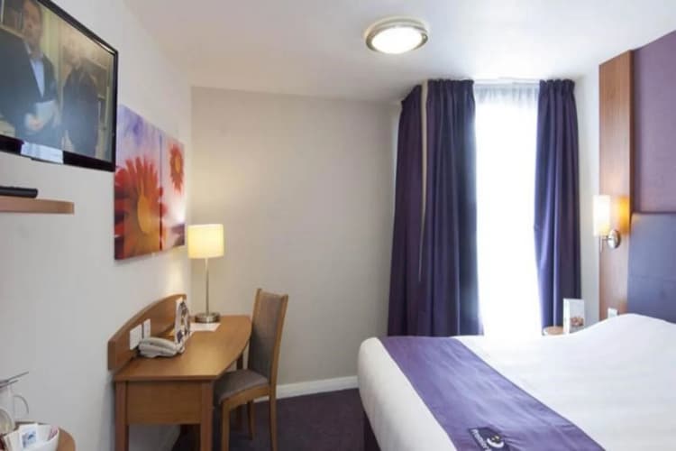 Premier Inn Croydon South A212 4