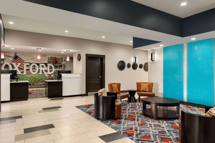 La Quinta Inn & Suites by Wyndham Oxford - Anniston 3