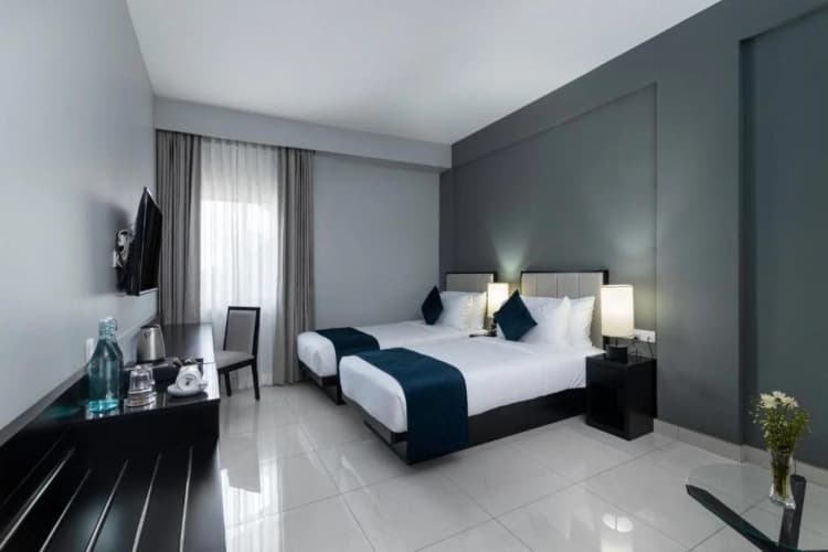 Hotel Maradha 5