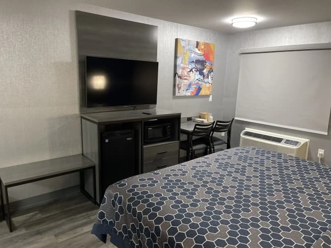Wayne Inn 2