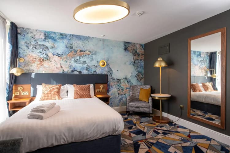 Keavan's Port Hotel 3
