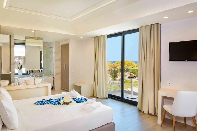 Samian Mare Hotel Suites & Spa 4