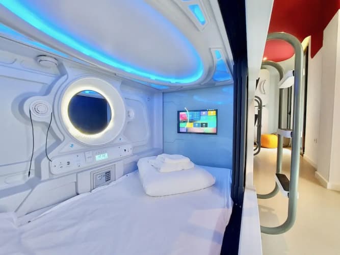 Atypicap Capsule Hostel 3