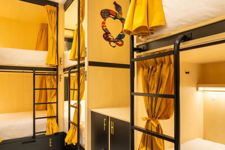 Petit Hostel Palacio Real 2