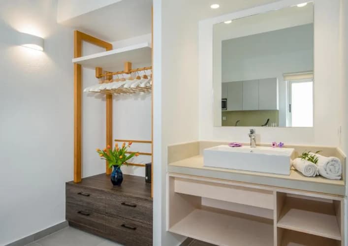 Lotus Hotel Apartments 3
