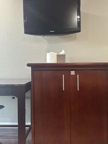Royal Motel Tracy Llc 3