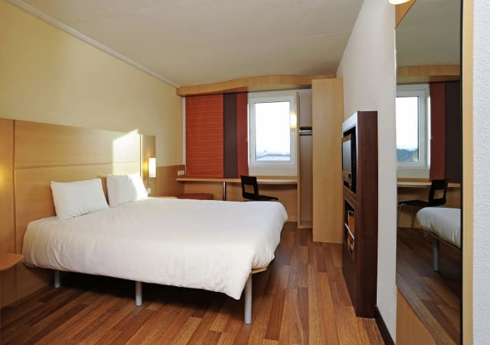Ibis Gloucester 5