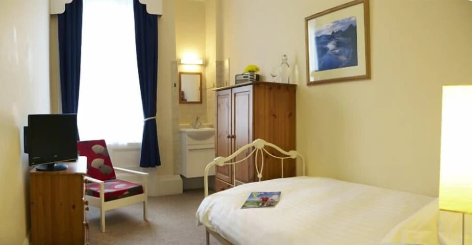 The Waves Coastal Bed And Breakfast (Adults Only) 2