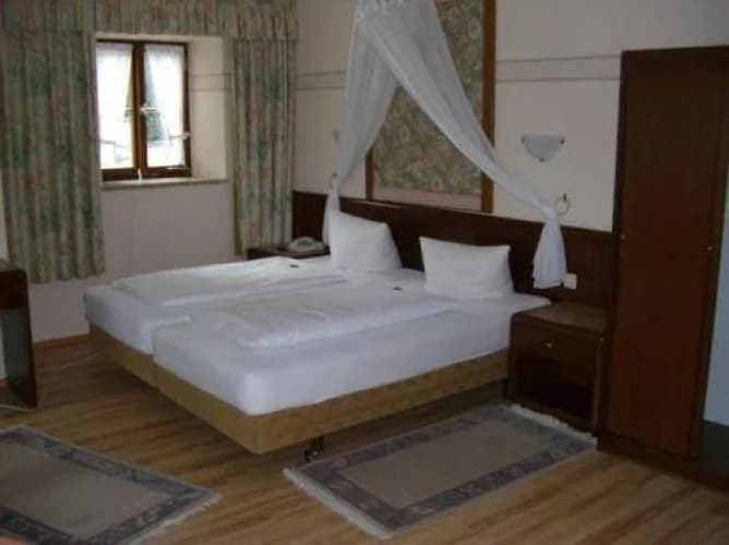 Seebauer-Hotel 'Die Krone Von Oettingen' 2