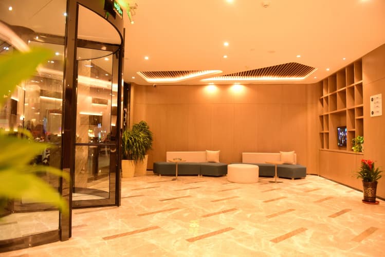 Holiday Inn Express Lhasa Potala Square 2