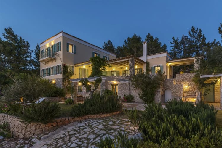 Electra Beachfront Villa main
