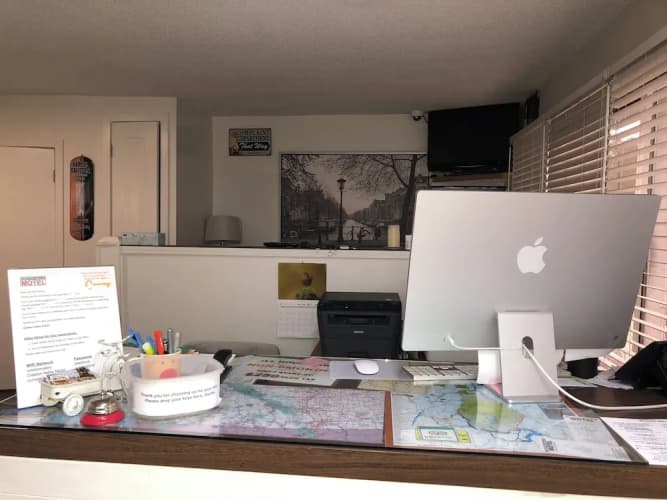 Creston Valley Motel 4