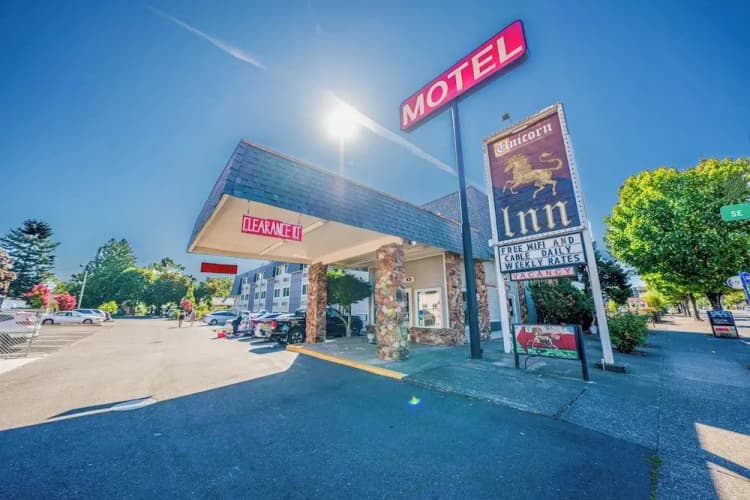 Unicorn Inn by OYO Portland 2
