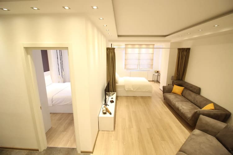 Super Luxury Apartments main